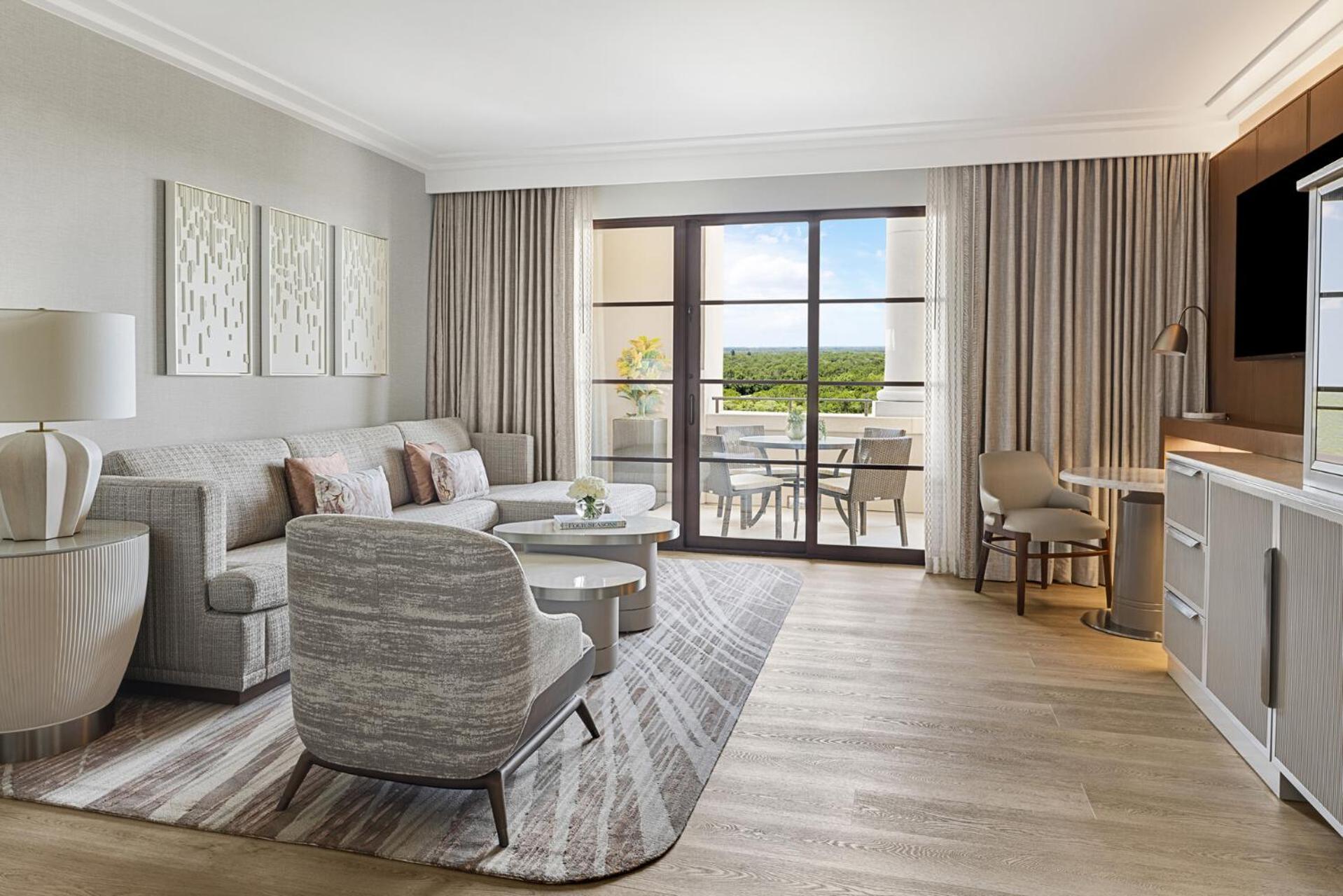 Park View Deluxe Suite king